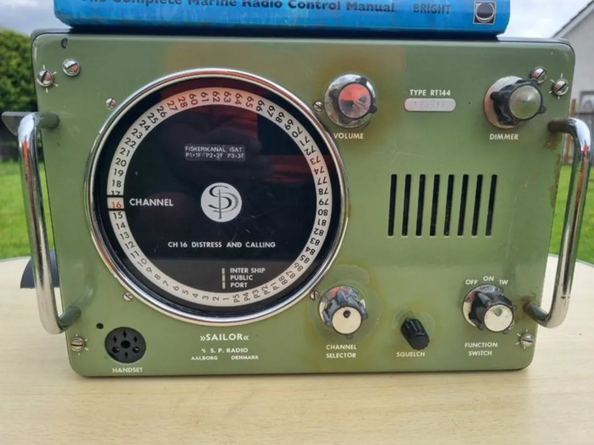 Sailor Type Rt144c Marine Radio - Image 2