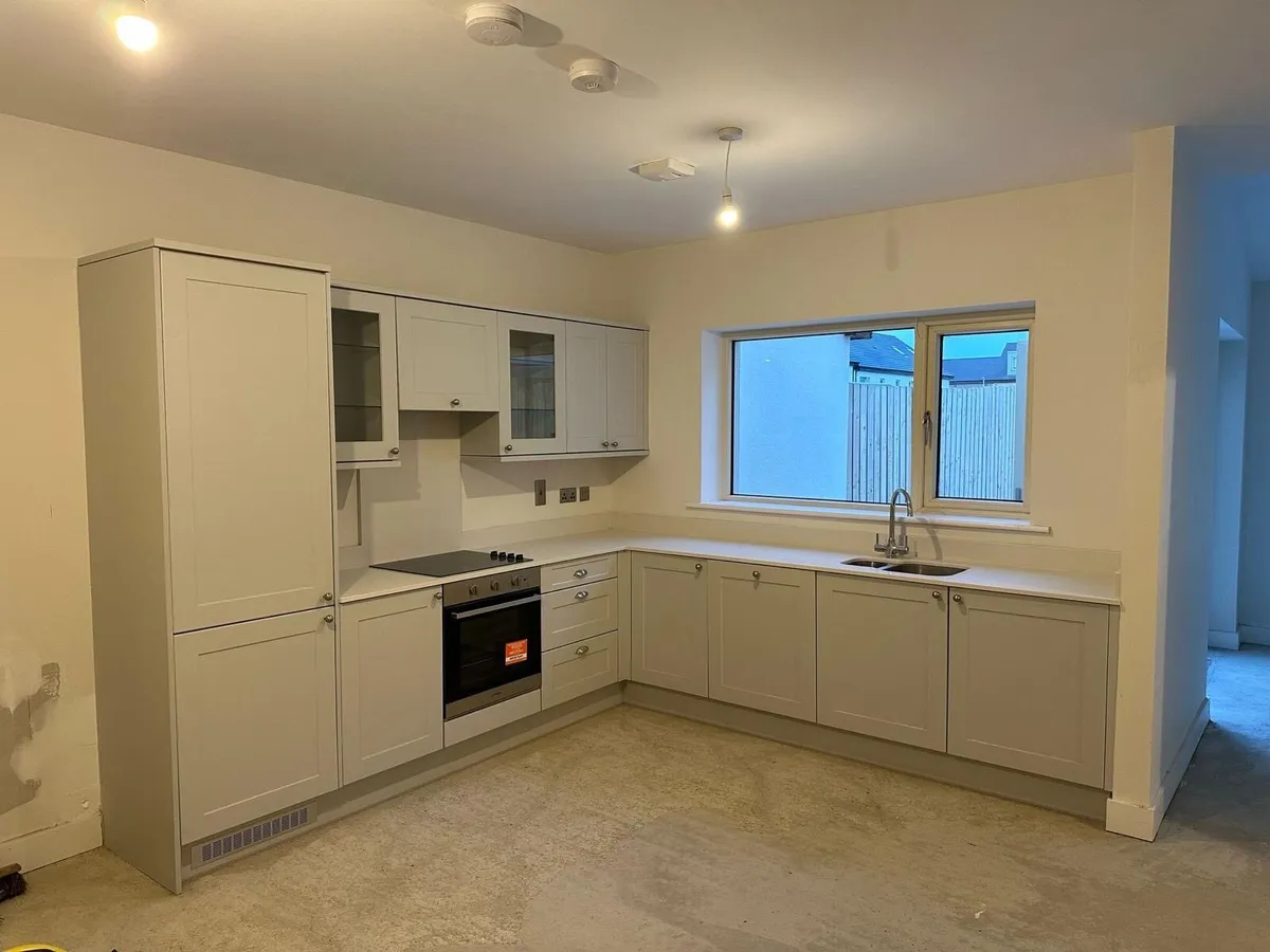 Full Kitchen unit - Image 1