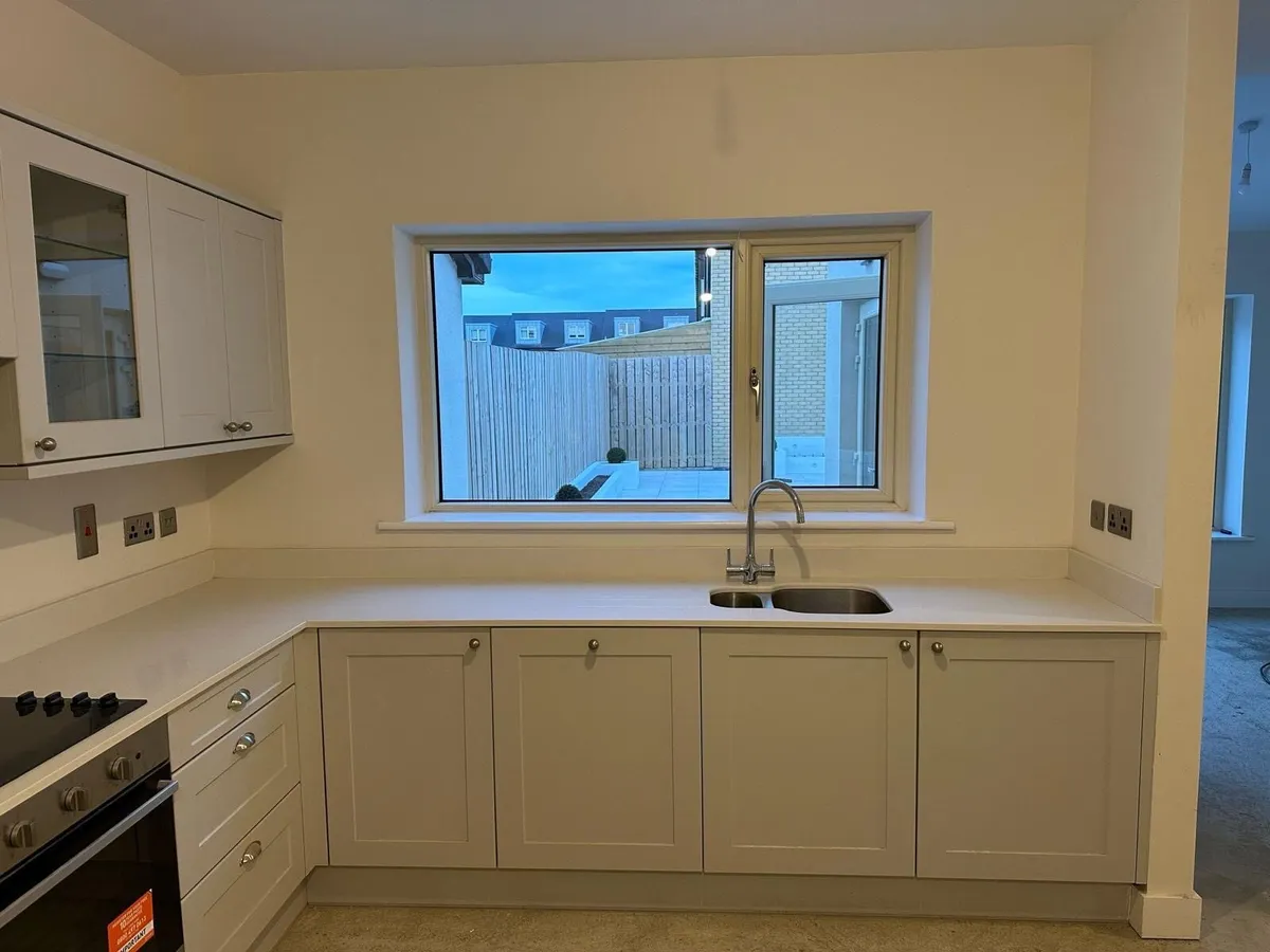 Full Kitchen unit - Image 3