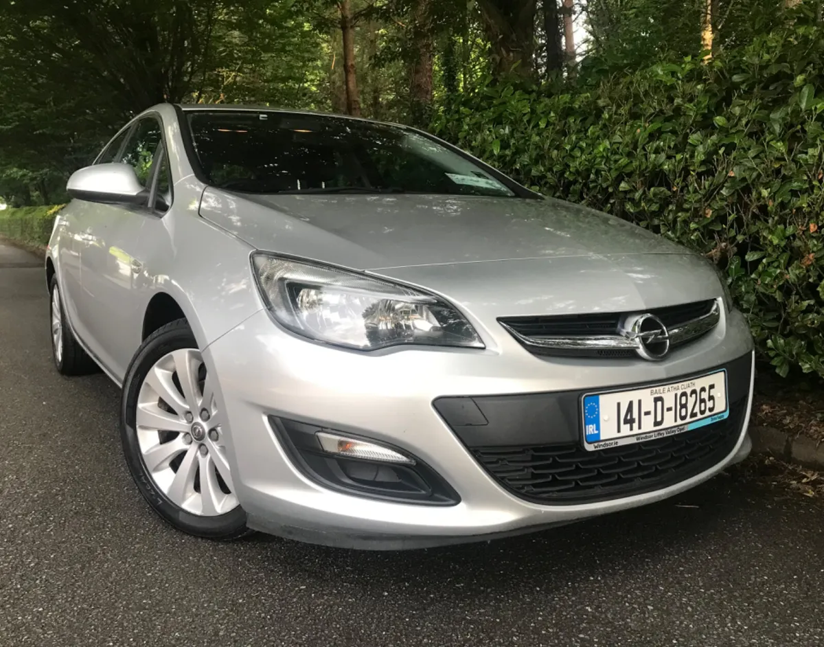 Opel Astra 1.3 CDTI 16V Deluxe Edition - Image 1