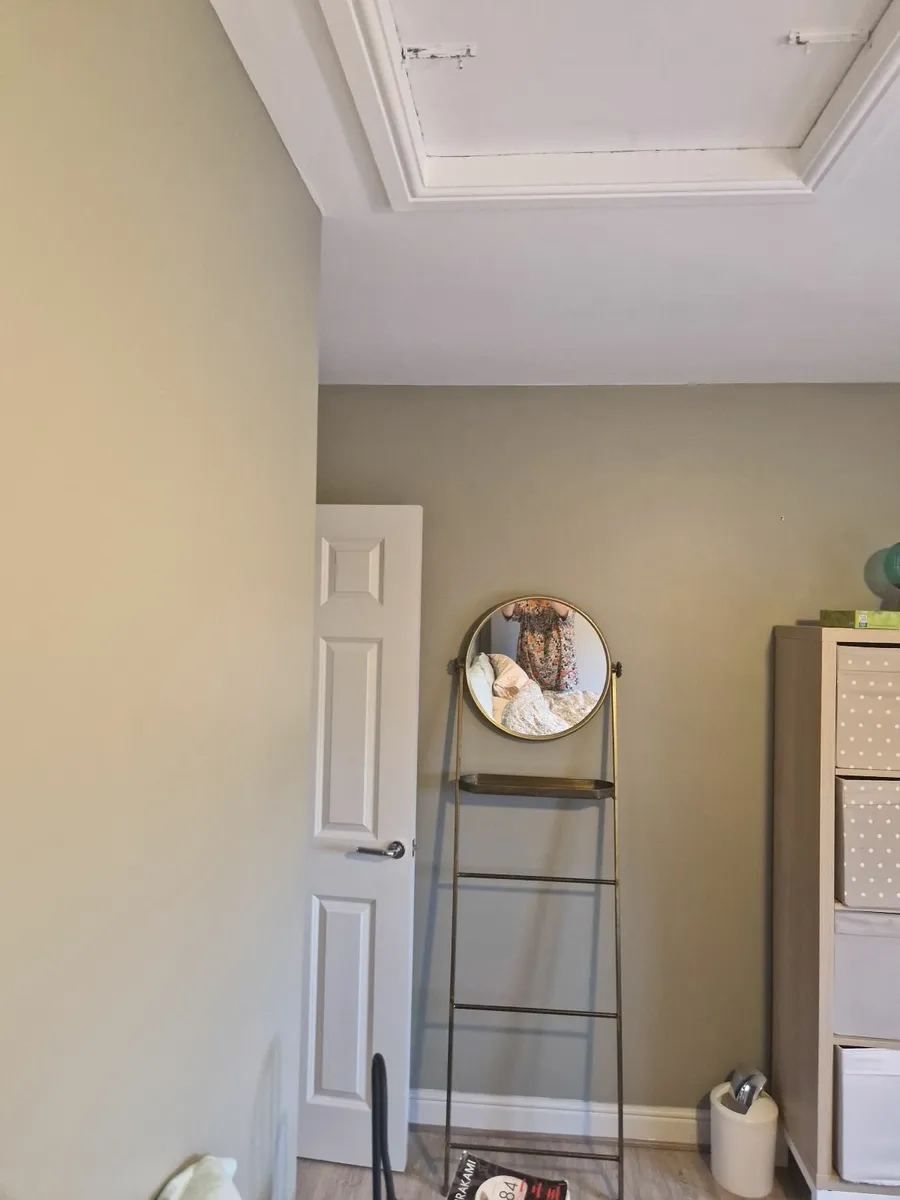 Brass  like metal Ladder with Mirror - Image 4