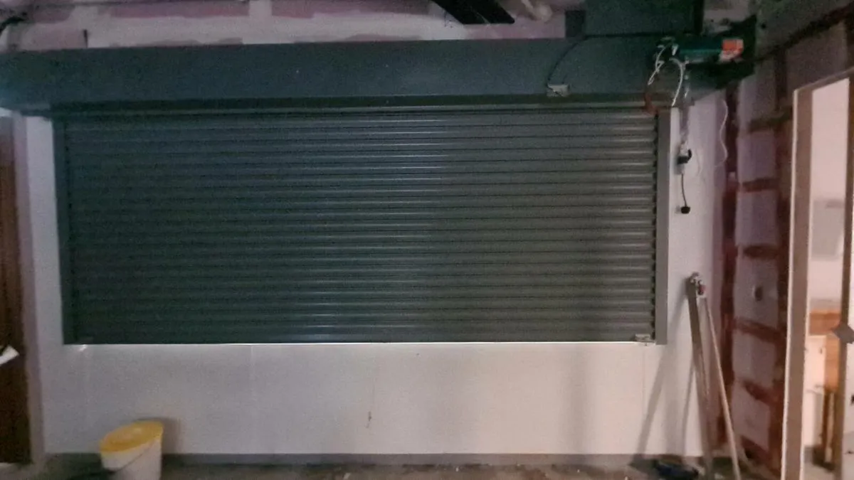 Roller shutter door - Image 1