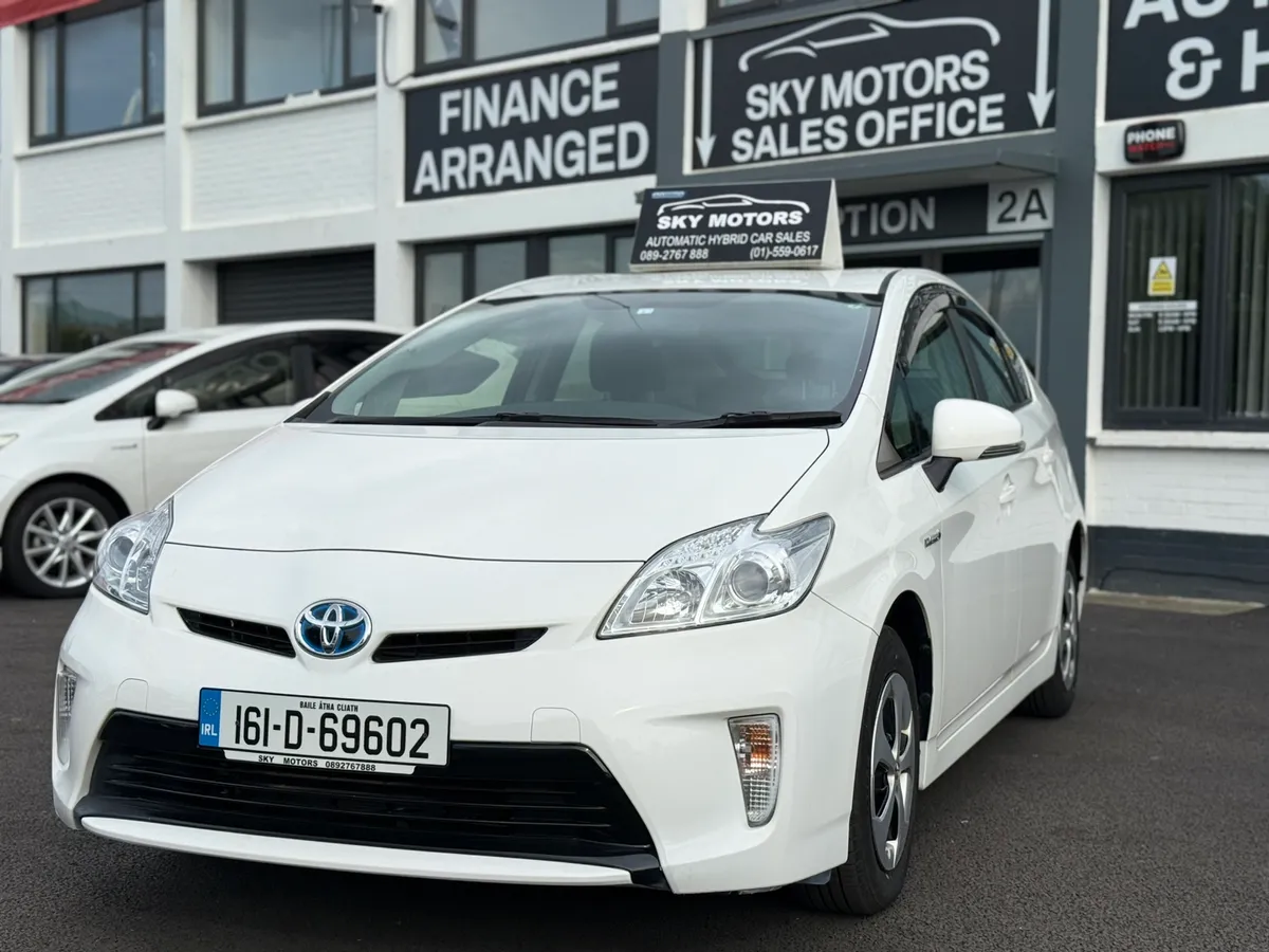 2016 Toyota Prius 1.8 Hybrid  automatic - Image 3