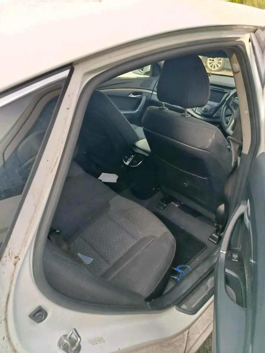 Hyundai I40 parts only - Image 3