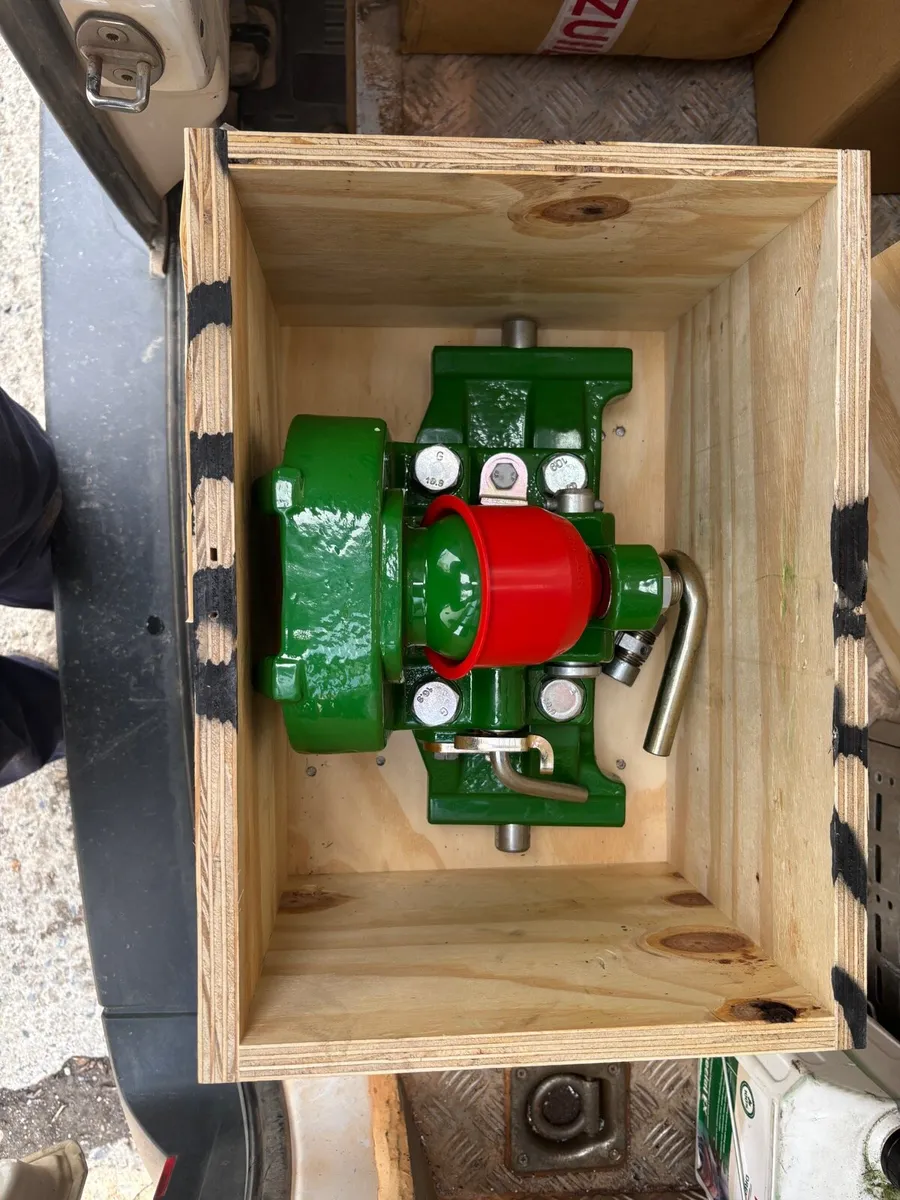John Deere K80 insert for euro hitch - Image 1