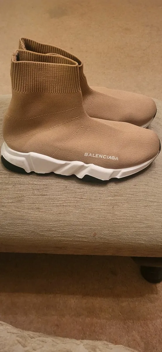 Runners - Image 1