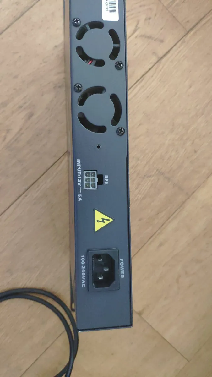 Dell PowerConnect 2124 - 24 Port Switch - Image 4