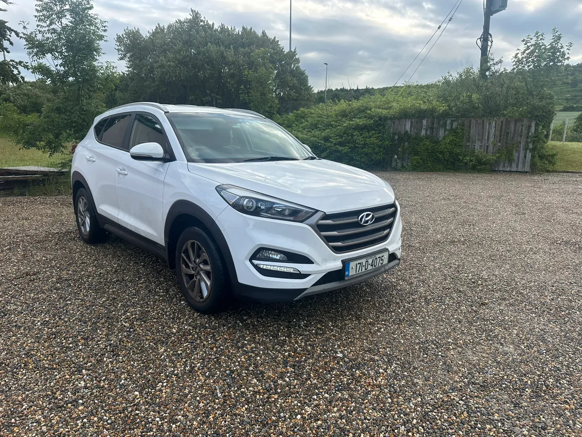 Hyundai Tuscon 1.7 Executive 2017 like new - Image 2