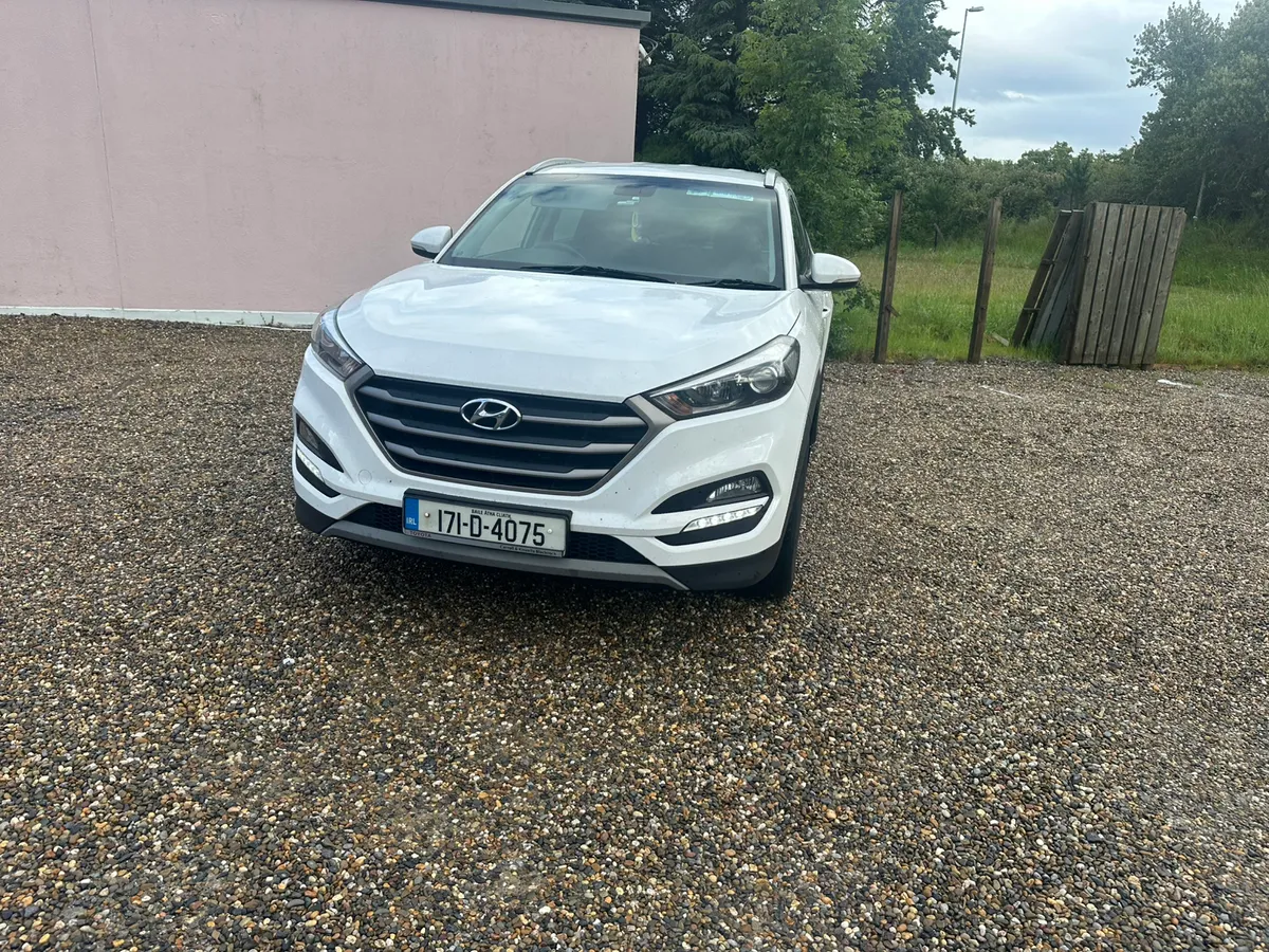 Hyundai Tuscon 1.7 Executive 2017 like new - Image 4