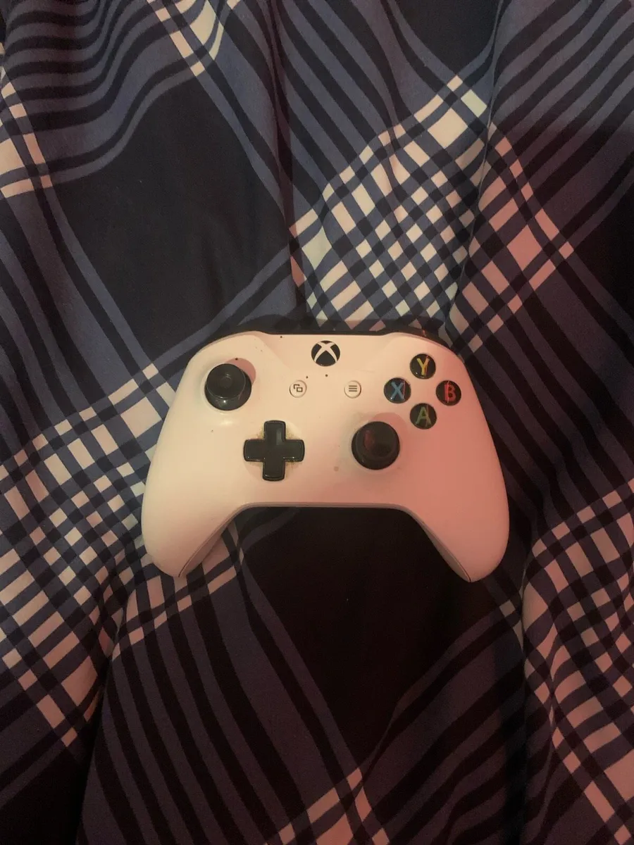 Xbox series one s - Image 2