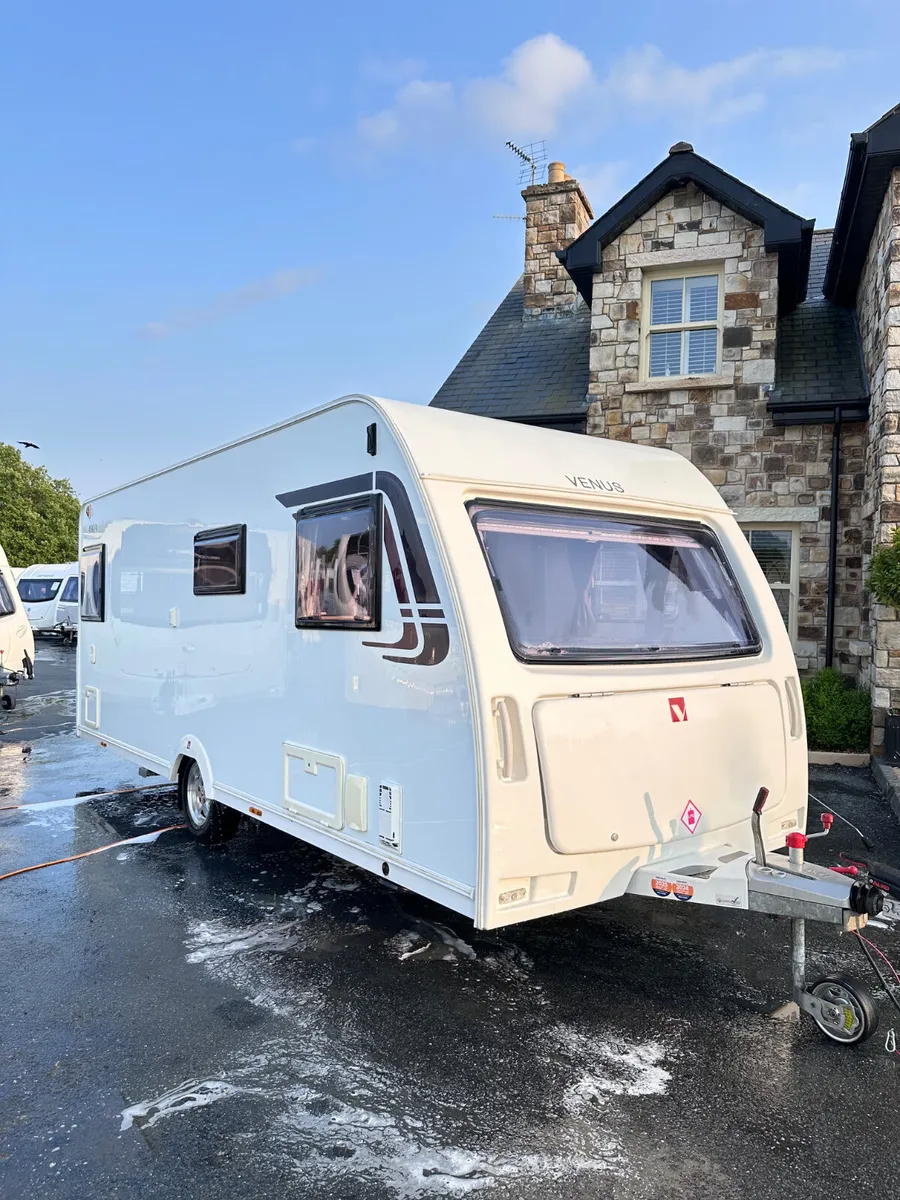 ✨ULTRA LIGHTWEIGHT LUNAR VENUS 4 BERTH FIXED BED ✨ - Image 1