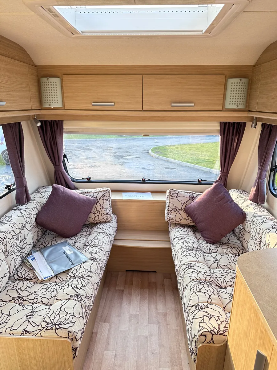 ✨ULTRA LIGHTWEIGHT LUNAR VENUS 4 BERTH FIXED BED ✨ - Image 3