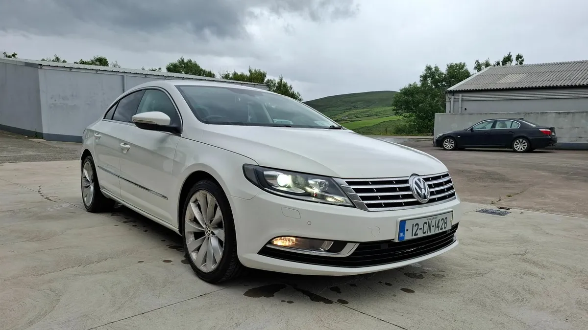 Volkswagen Passat 2012 - Image 1