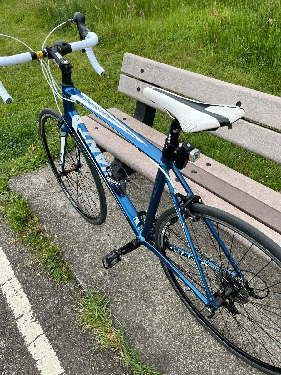 Giant Defy 4 Aluxx, Road bike, - Image 2