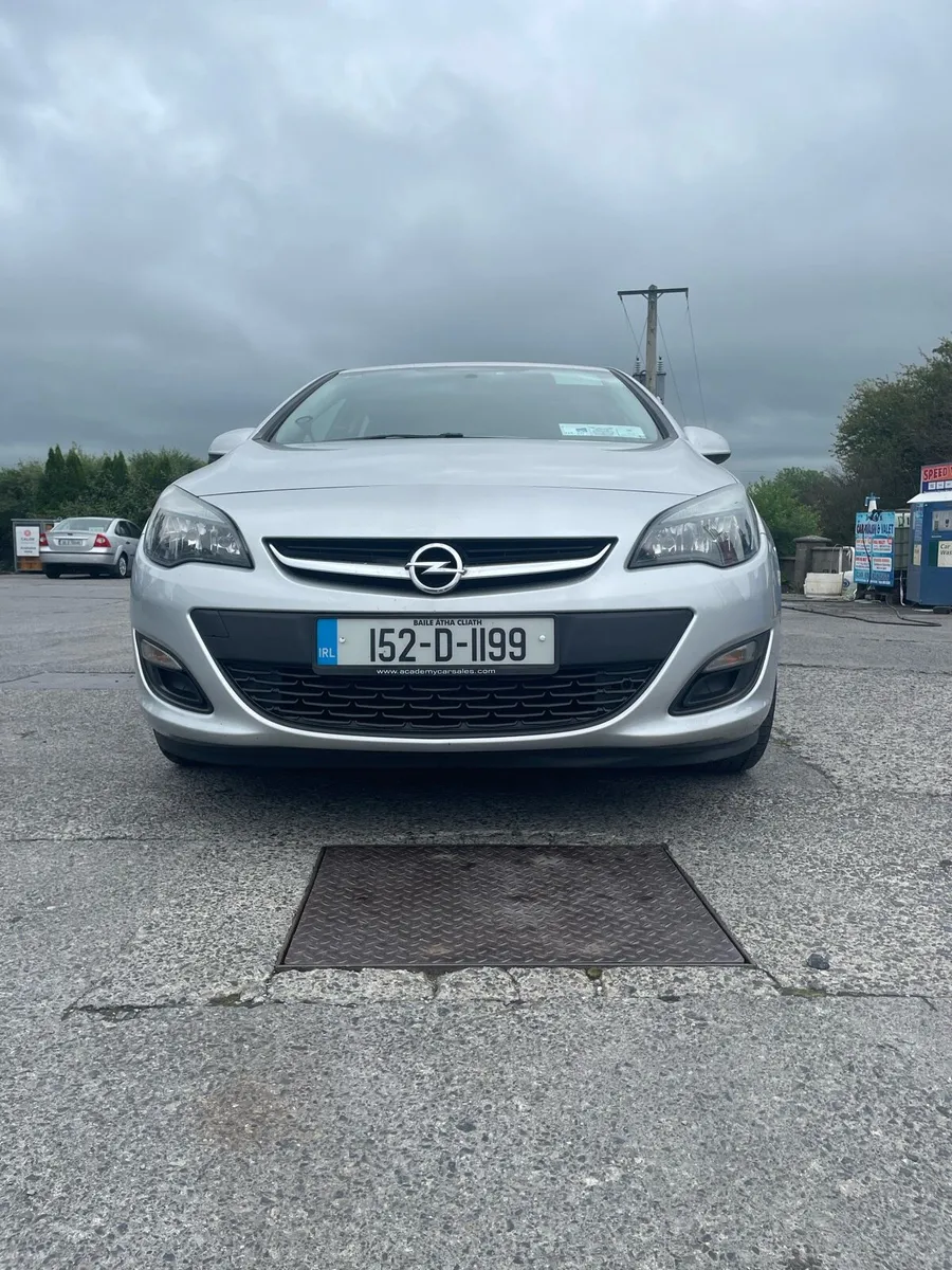 Opel Astra 2015 - Image 1