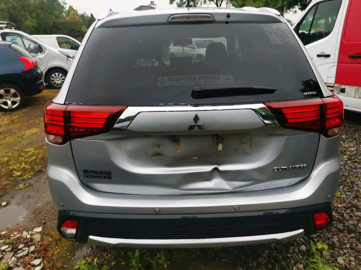 171 Mitsubishi Outlander Diesel 7 seat - Image 3