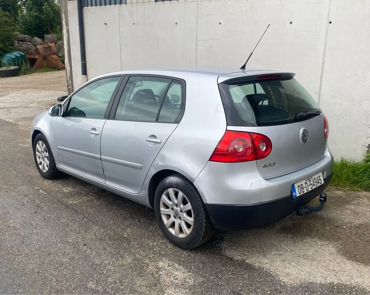 Volkswagen Golf auto - Image 4