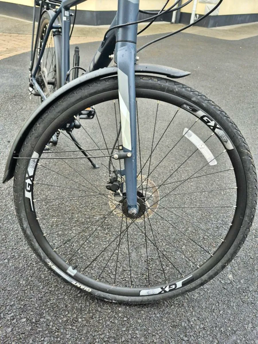 Giant city escape disc 2  mens bike - Image 3
