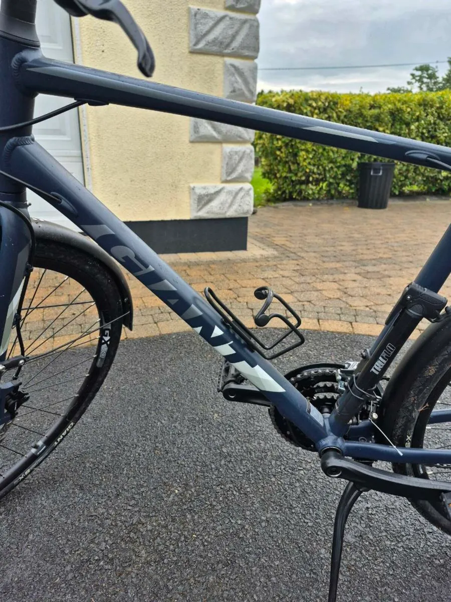 Giant city escape disc 2  mens bike - Image 4