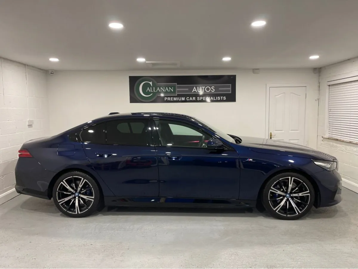 BMW 5 Series 530E M Sport hi Spec  20 Inch Alloys - Image 4