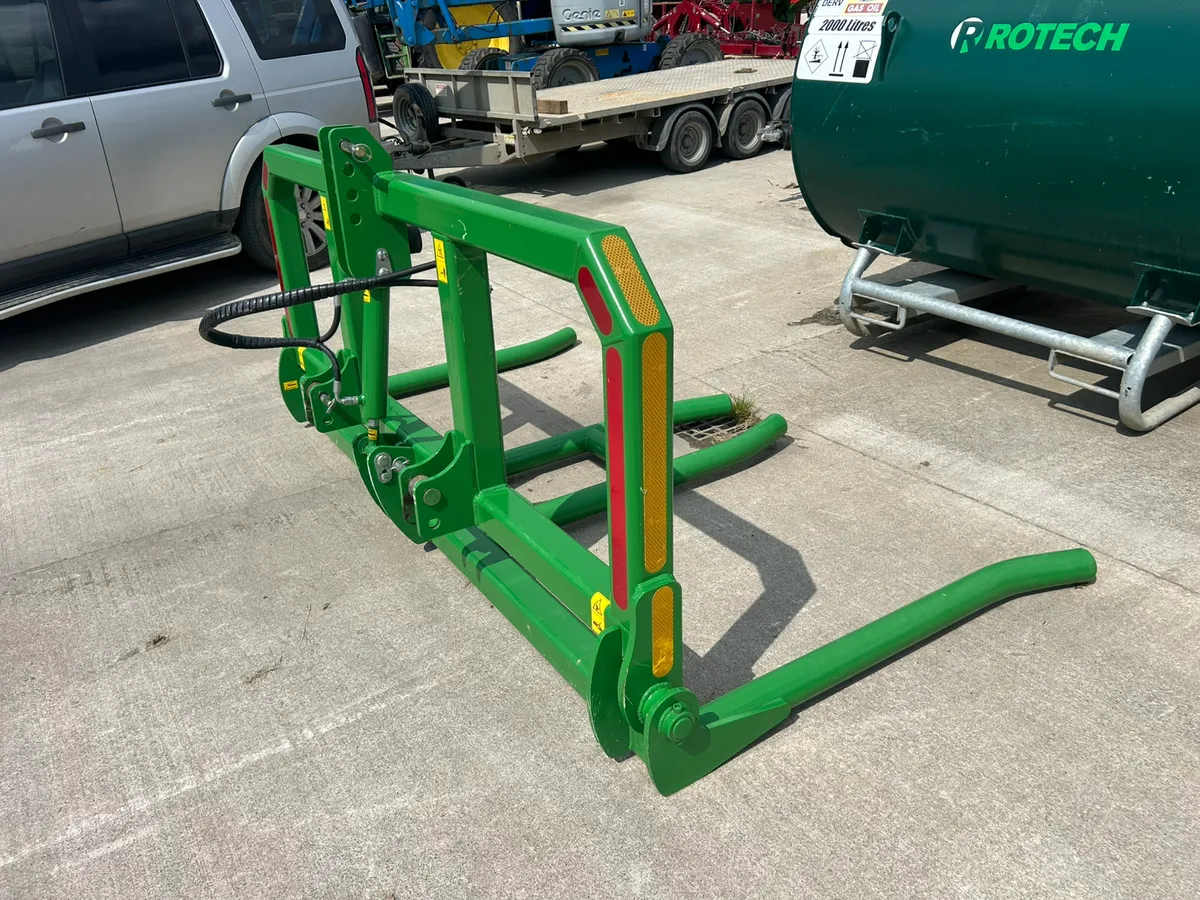 New A Wilson folding bale handler - Image 2
