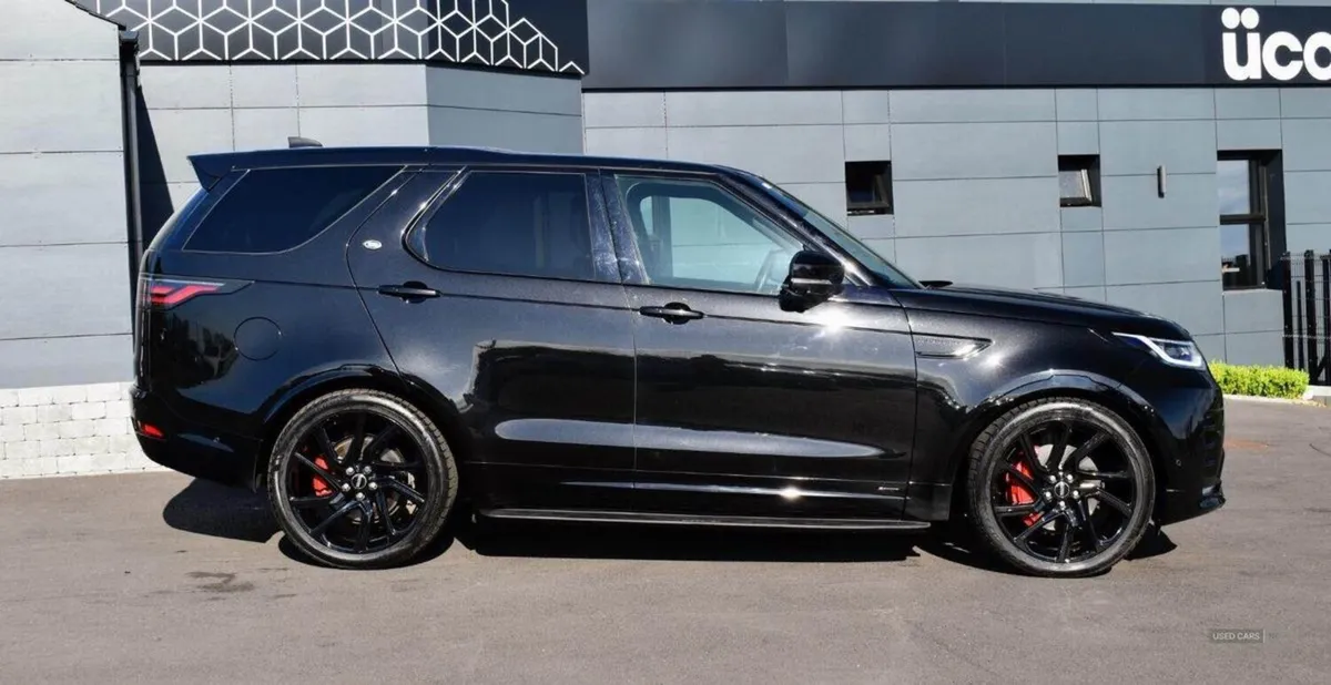 Land Rover Discovery 3.0 D300 Mhev R-dynamic SE - Image 4