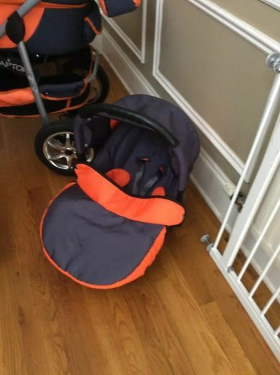 Baby organge 3in 1 raptor buggy - Image 2