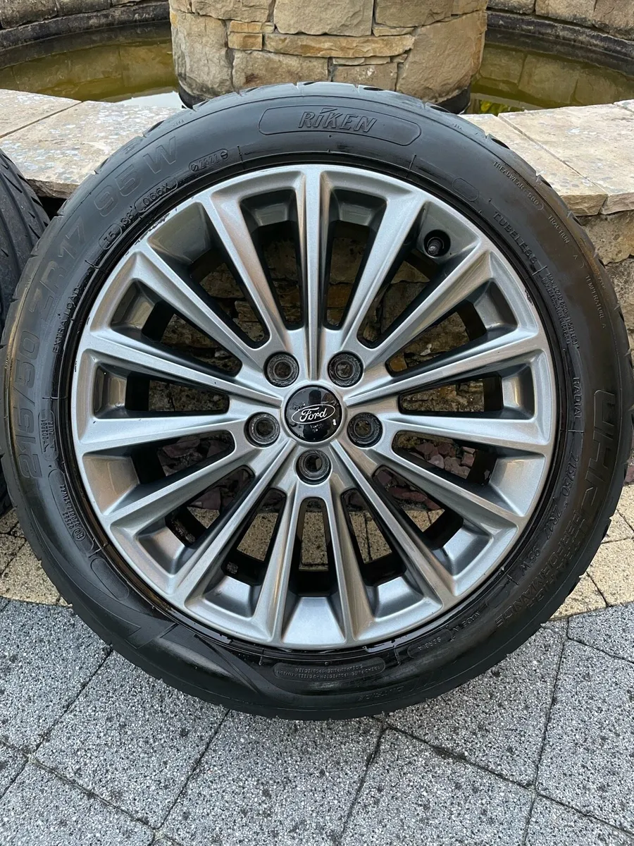 Genuine 17” Ford Focus ST-Line alloys - Image 2