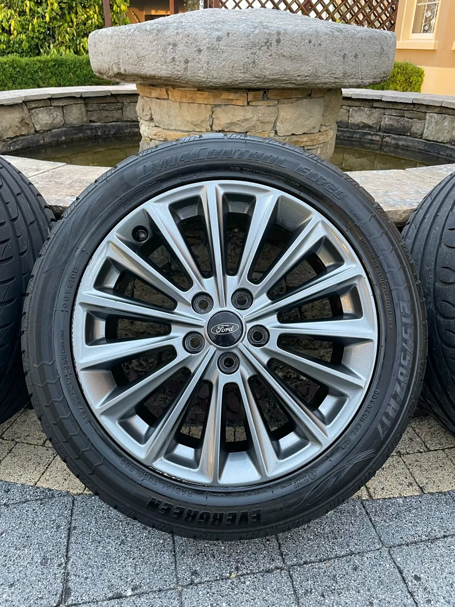 Genuine 17” Ford Focus ST-Line alloys - Image 4