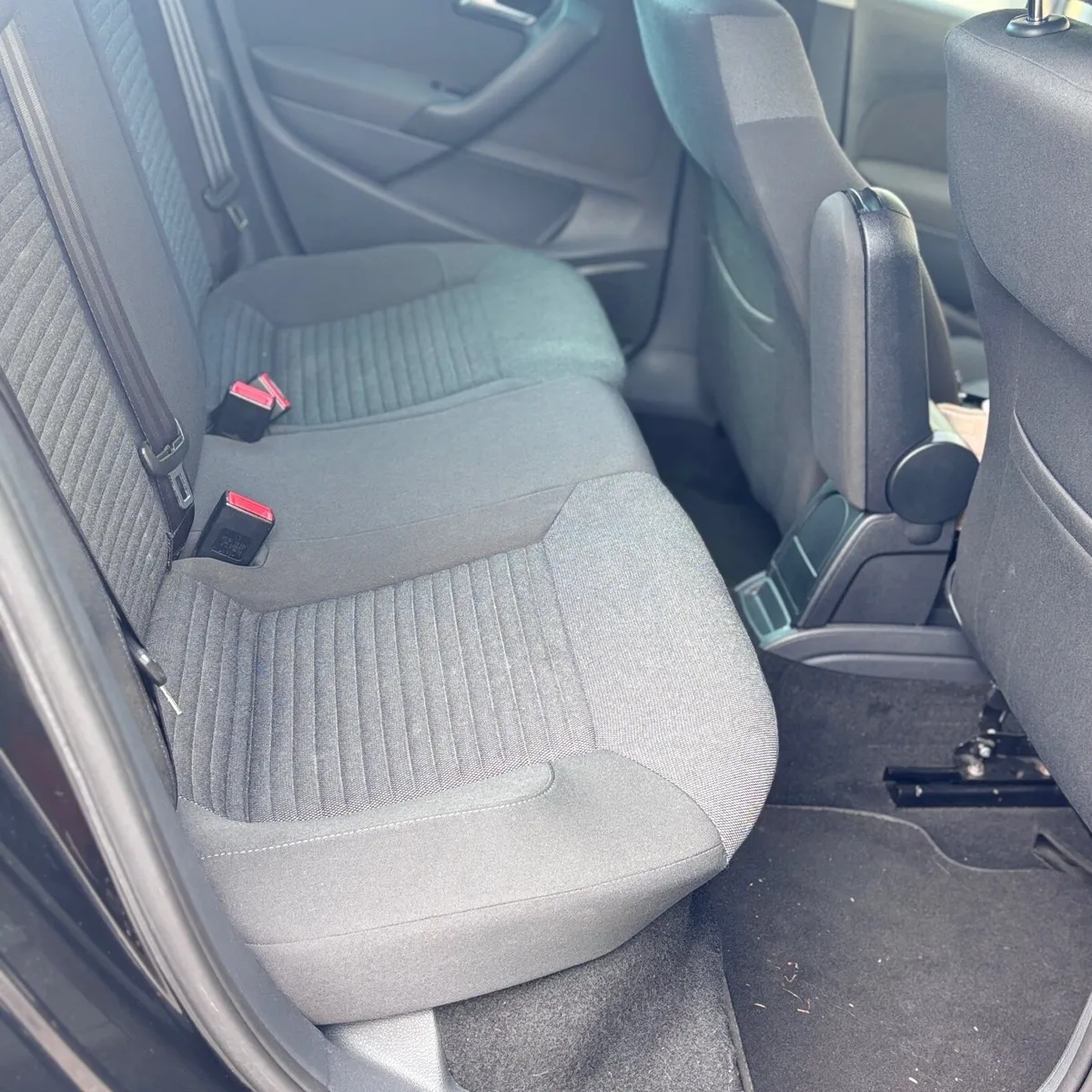 Volkswagen Polo 2011 - Image 2
