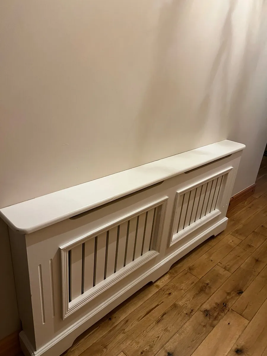 Radiator cover in excellent condition - Image 2
