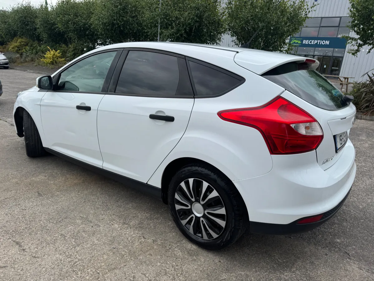 2015 ford focus van - Image 3