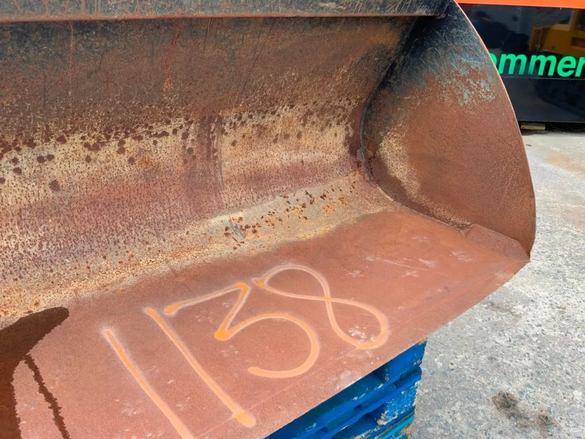 90" MANITOU TELEPORTER LOADER BUCKET...1138 - Image 4