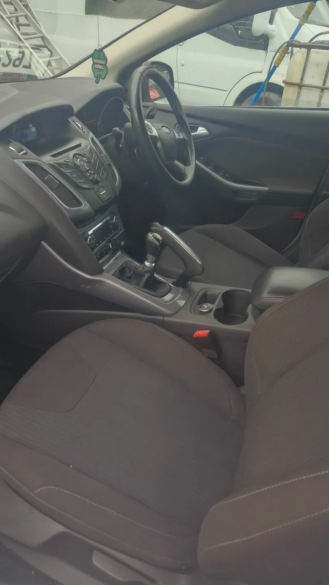 Ford Focus 2011 - Image 4