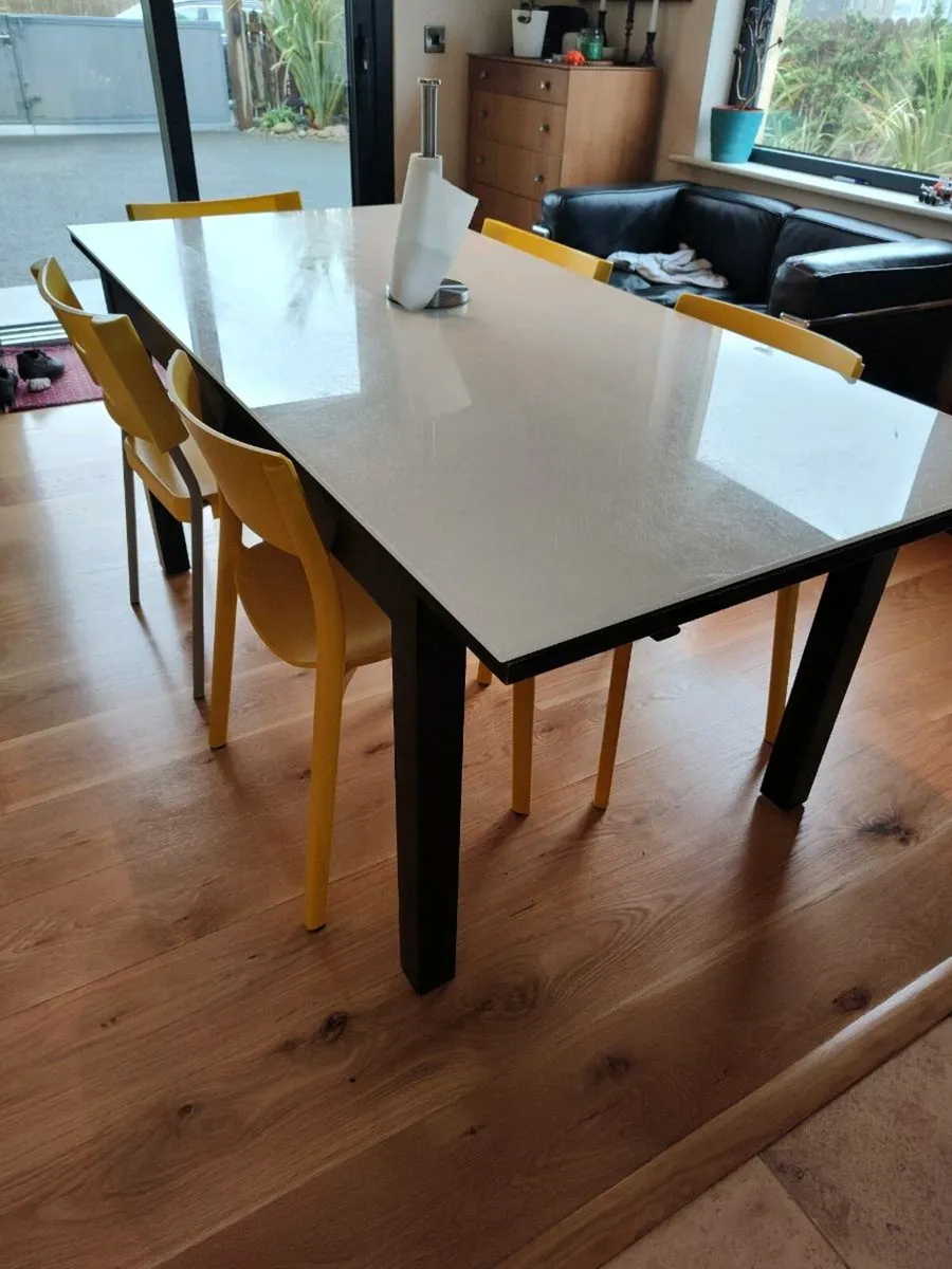 Kitchen TABLE Ikea - Image 1