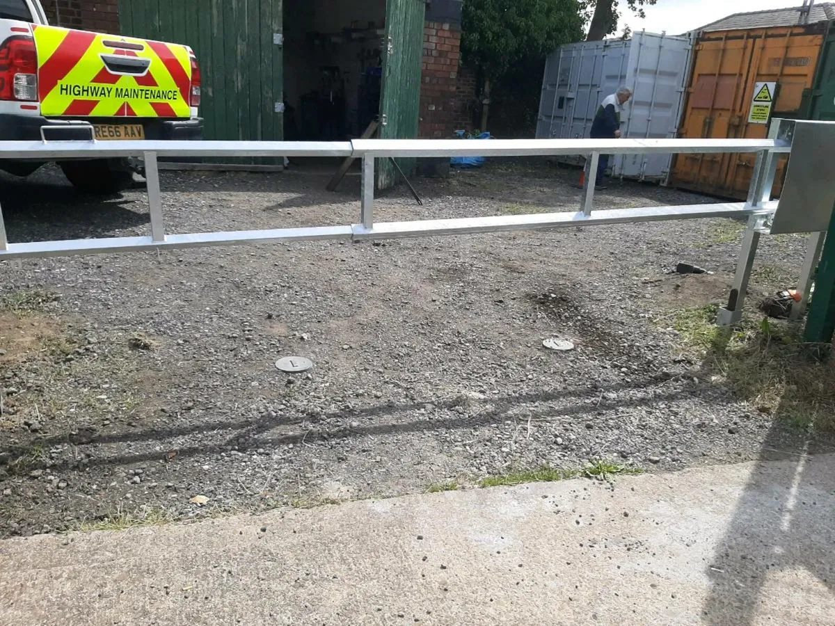 Sliding gate + telescopic - Image 1
