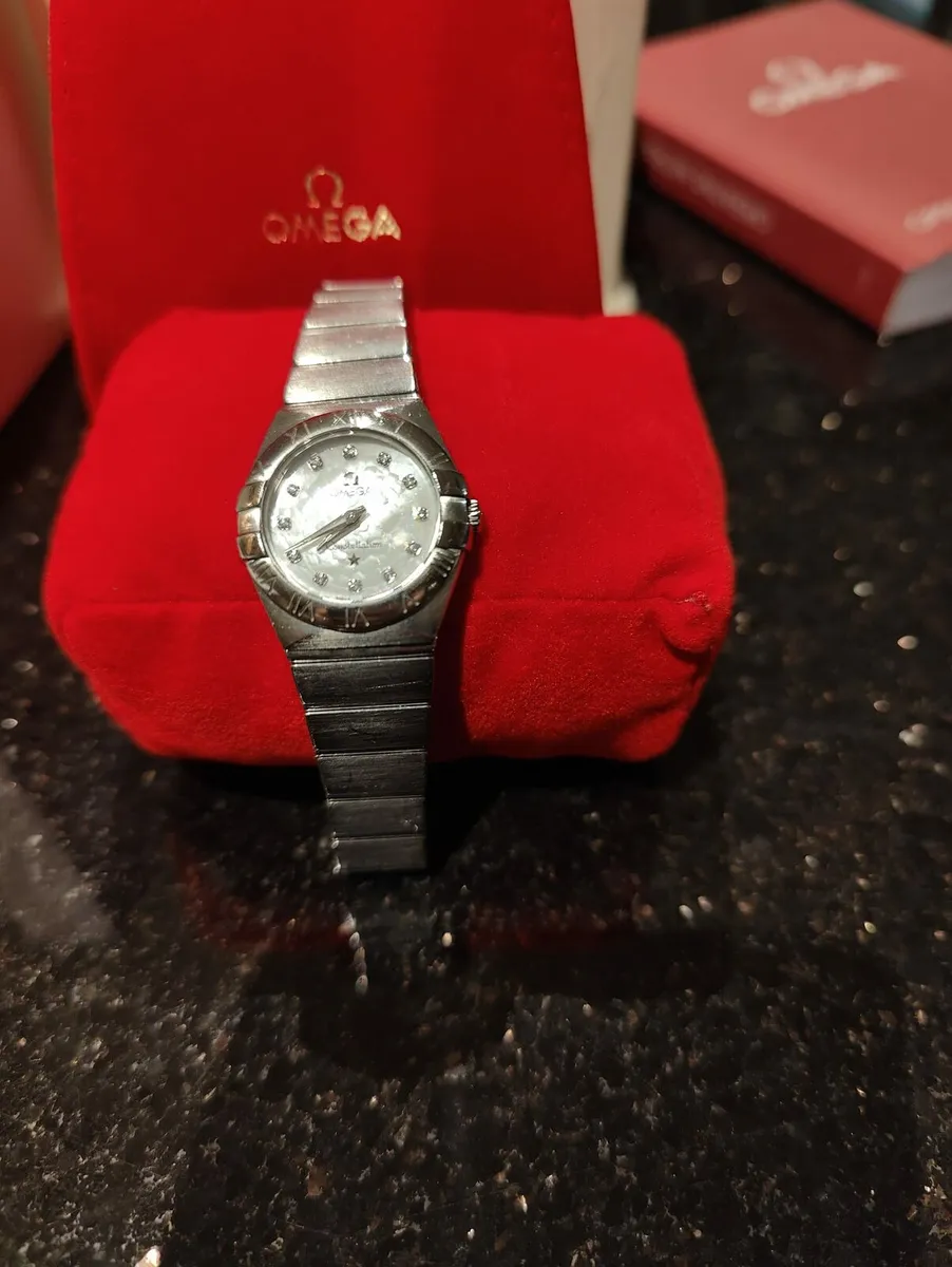 Ladies Omega constellation watch - Image 1