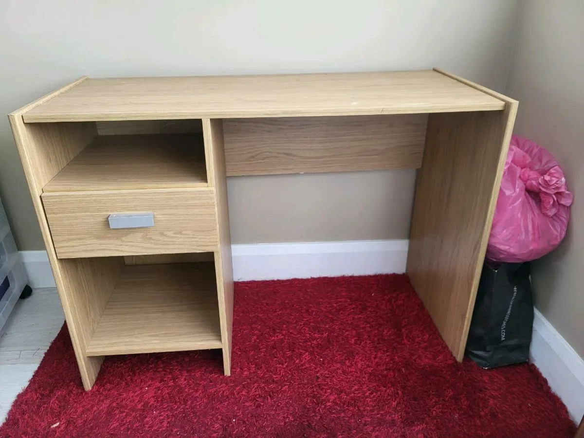 Desk & office chair - Image 2