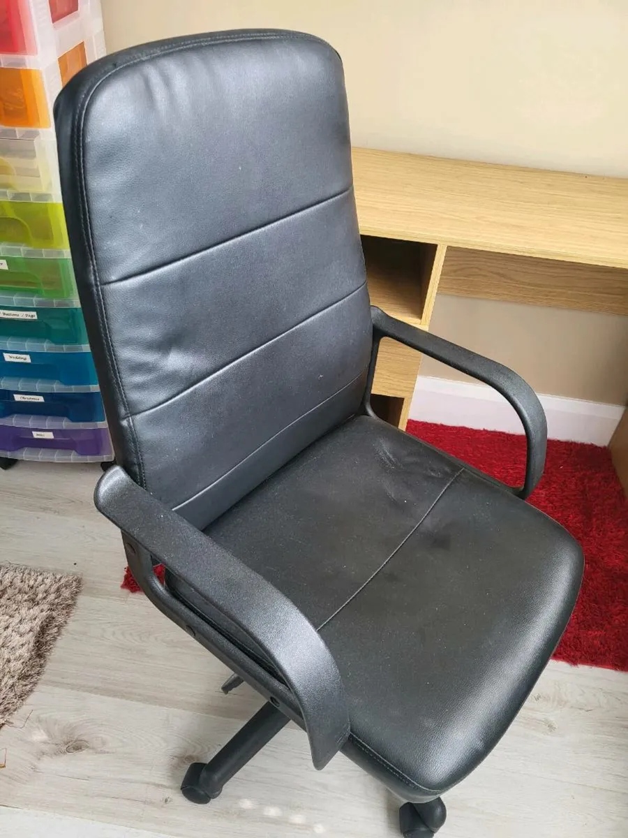 Desk & office chair - Image 3