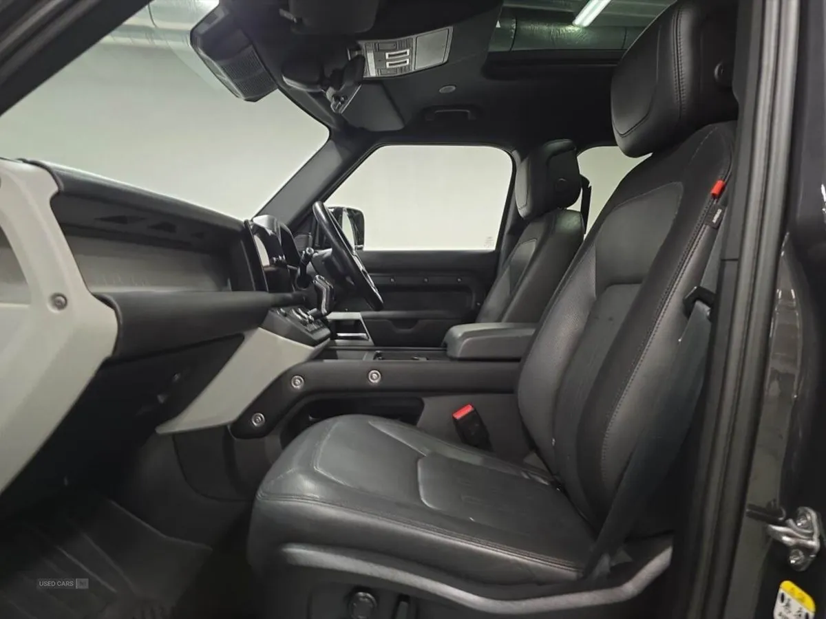 Land Rover Defender 3.0 D300 X-dynamic HSE 110 5d - Image 3