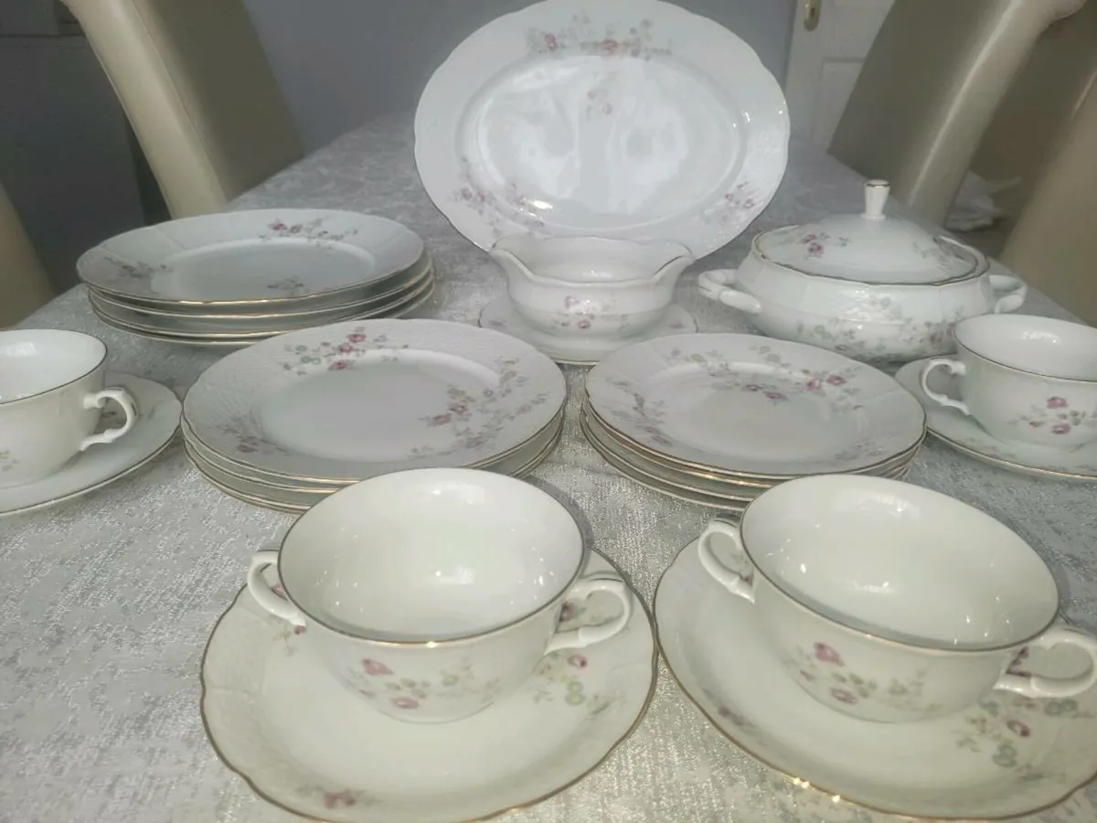 Thun Czechoslovakia dinner set - Image 1