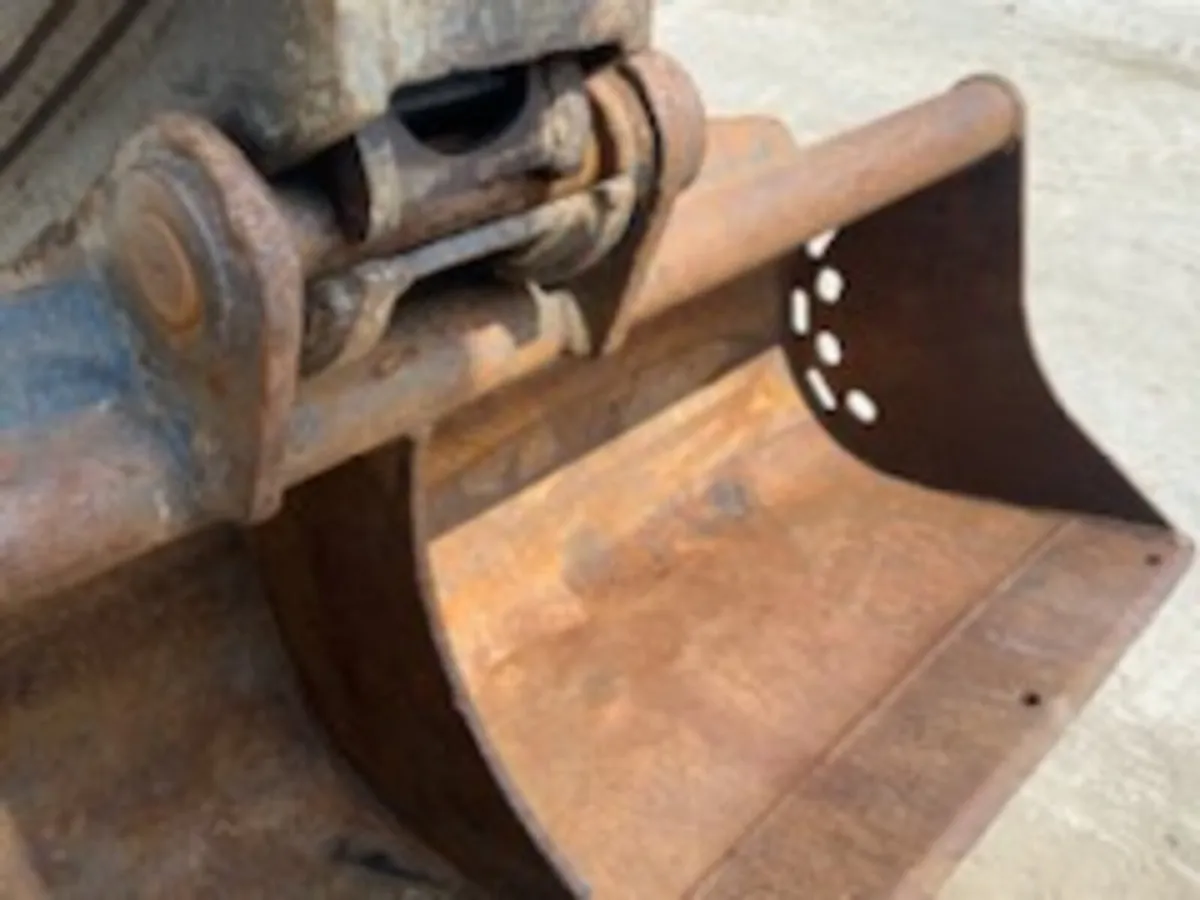 5ft Grading/ Ditching/ Sleugh Bucket 50mm pins - Image 4