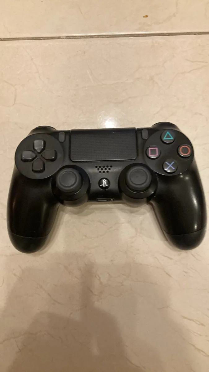 PS4 Slim Edition - Image 3