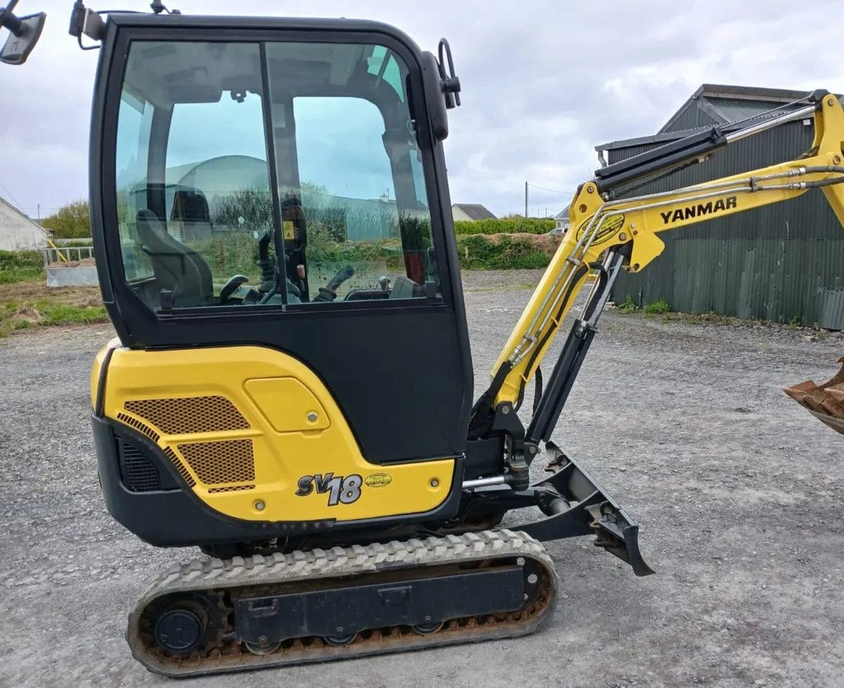 Yanmar sv18 mini digger - Image 1