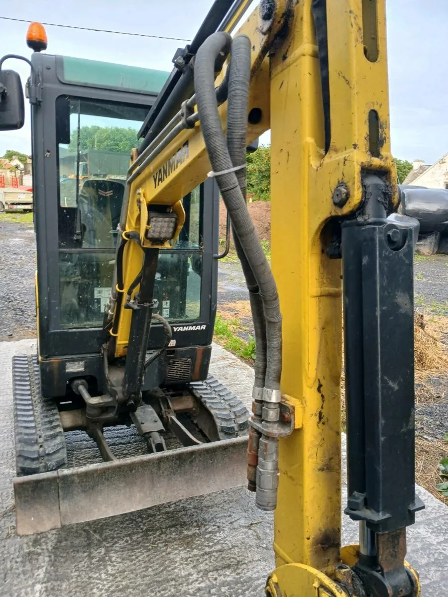 Yanmar sv18 mini digger - Image 4