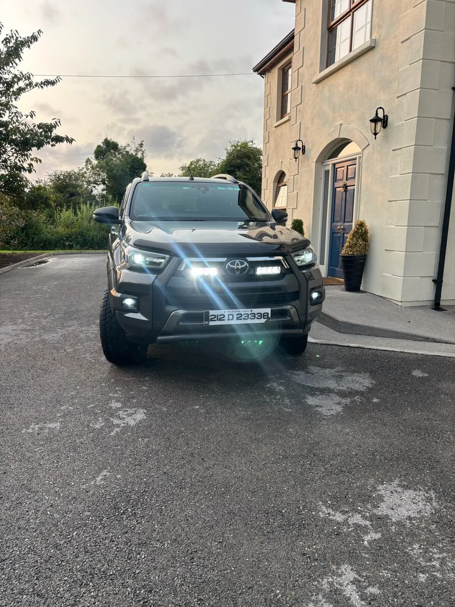 2021 Toyota Hilux invincible X - Image 1