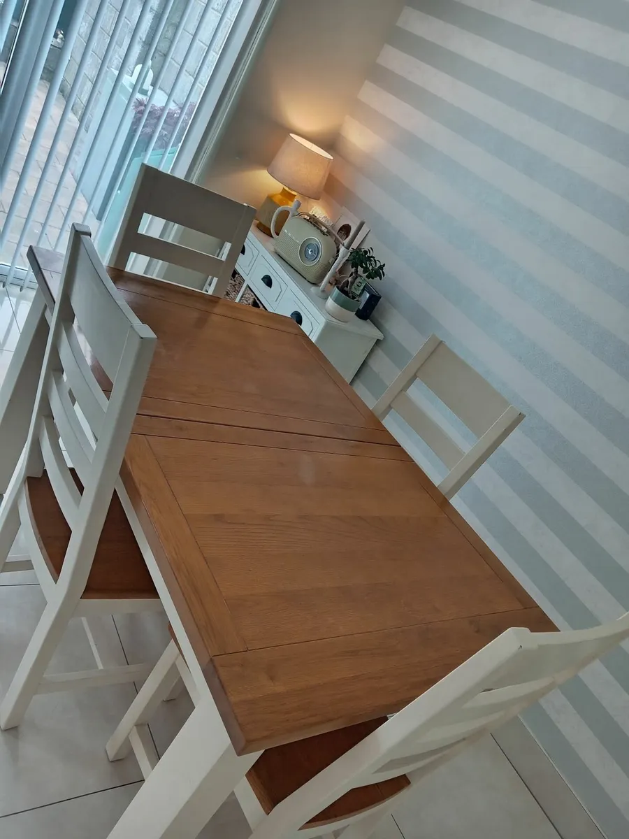 Kitchen Table & Chairs
