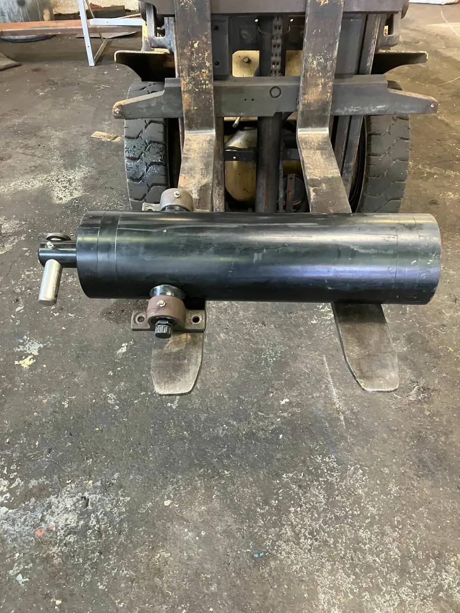 Hydraulic cylinder (6 Stage tipping ram) - Image 1