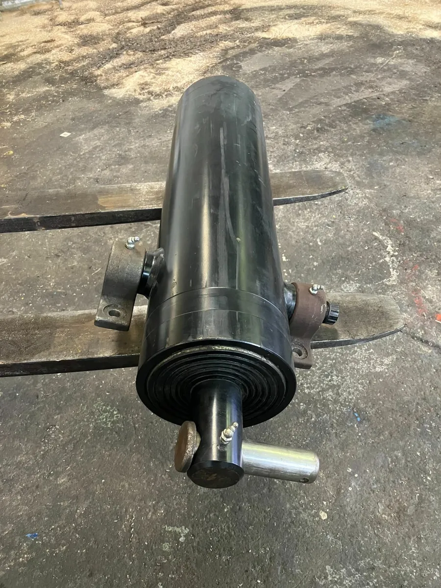Hydraulic cylinder (6 Stage tipping ram) - Image 2