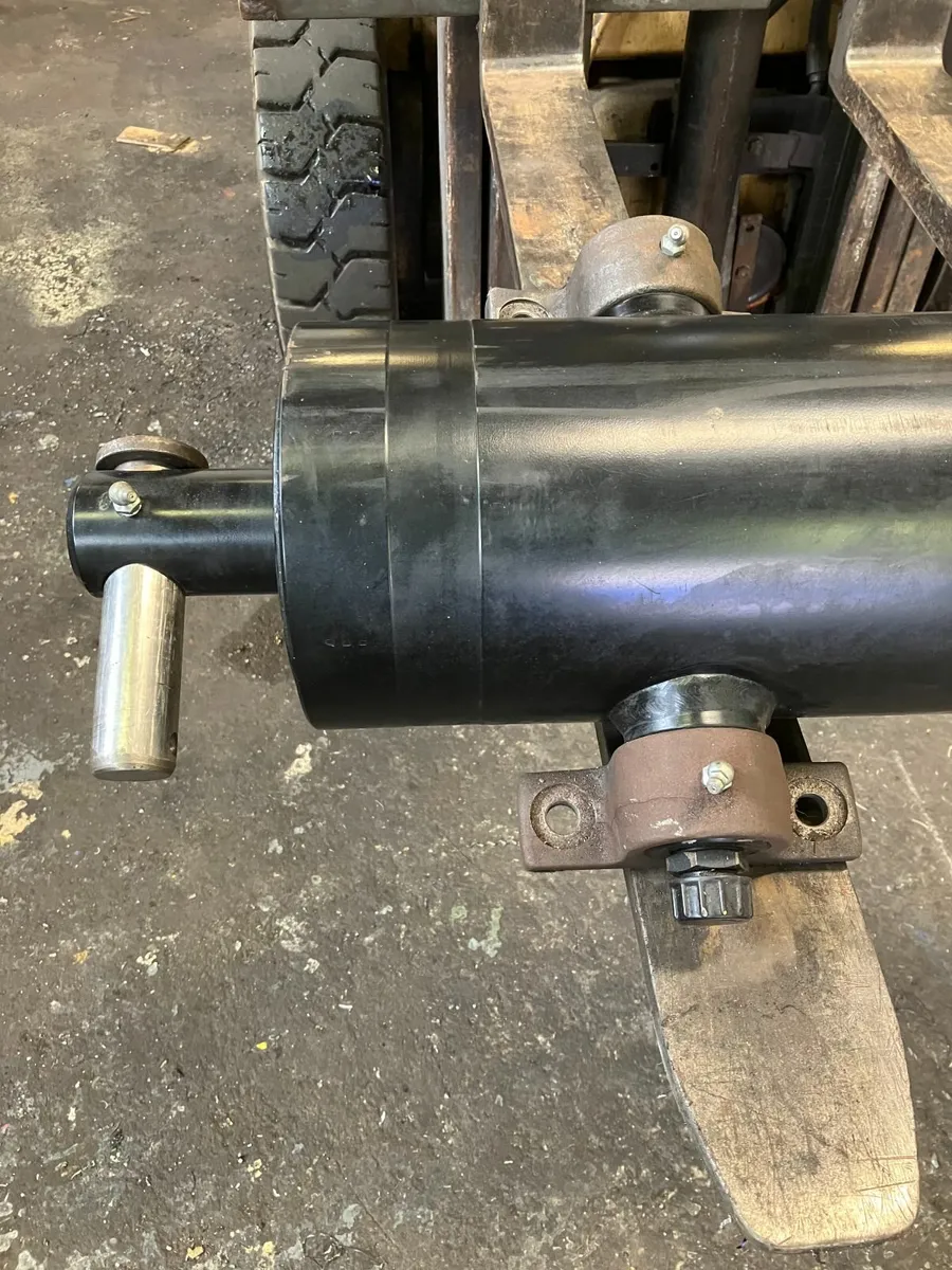 Hydraulic cylinder (6 Stage tipping ram) - Image 4